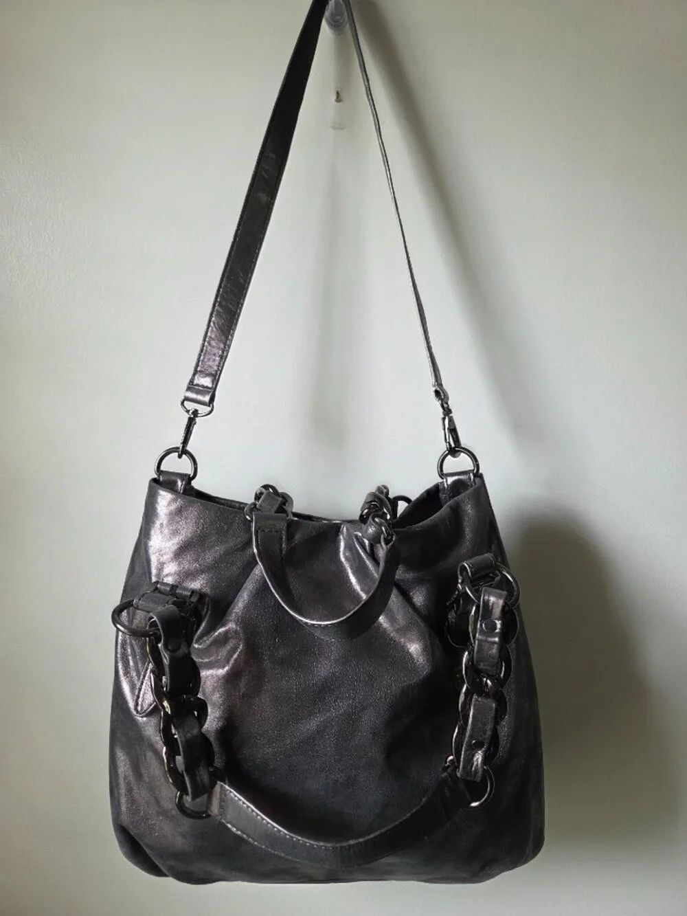 EUCβLIKE NEW MICHAEL KORS GENUINE LEATHER GUN METAL CHUNKY CHAIN STRAP ROOMY BAG